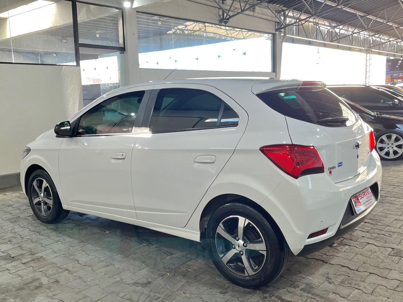 Chevrolet ONIX LTZ 1.4 2018 Flex à venda na Survel Veículos